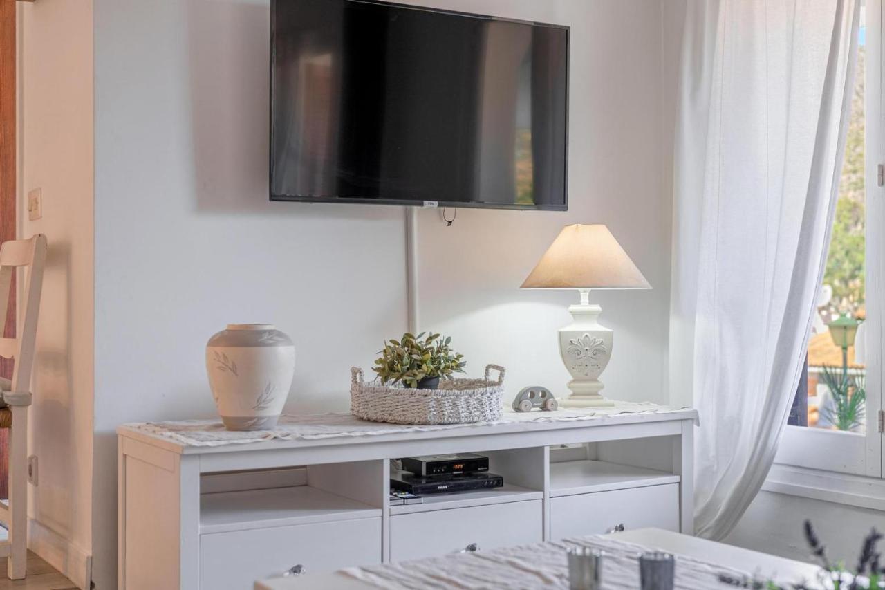 Gorgeous Renovated Cala Sant Vicenc Beach Villa Cala de Sant Vicenc Extérieur photo